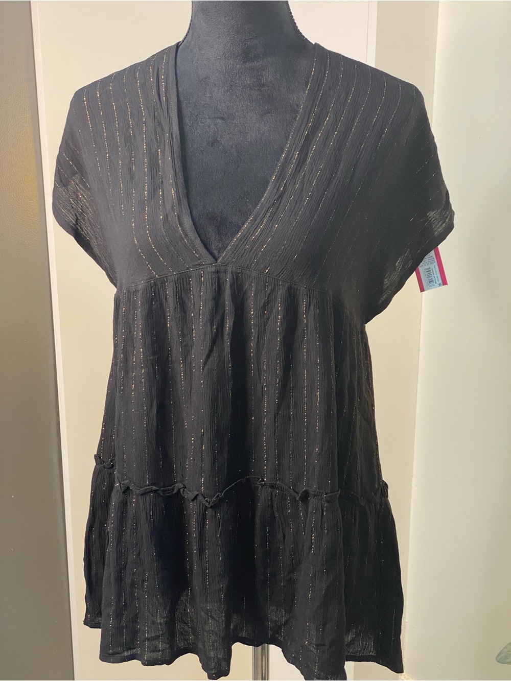 Xhilaration Black V-Neck Short-Sleeve Tunic with Metallic Stripes